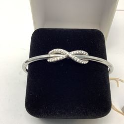 Tiffany Infinity Cuff Bracelet 18kt Gold With Diamonds 