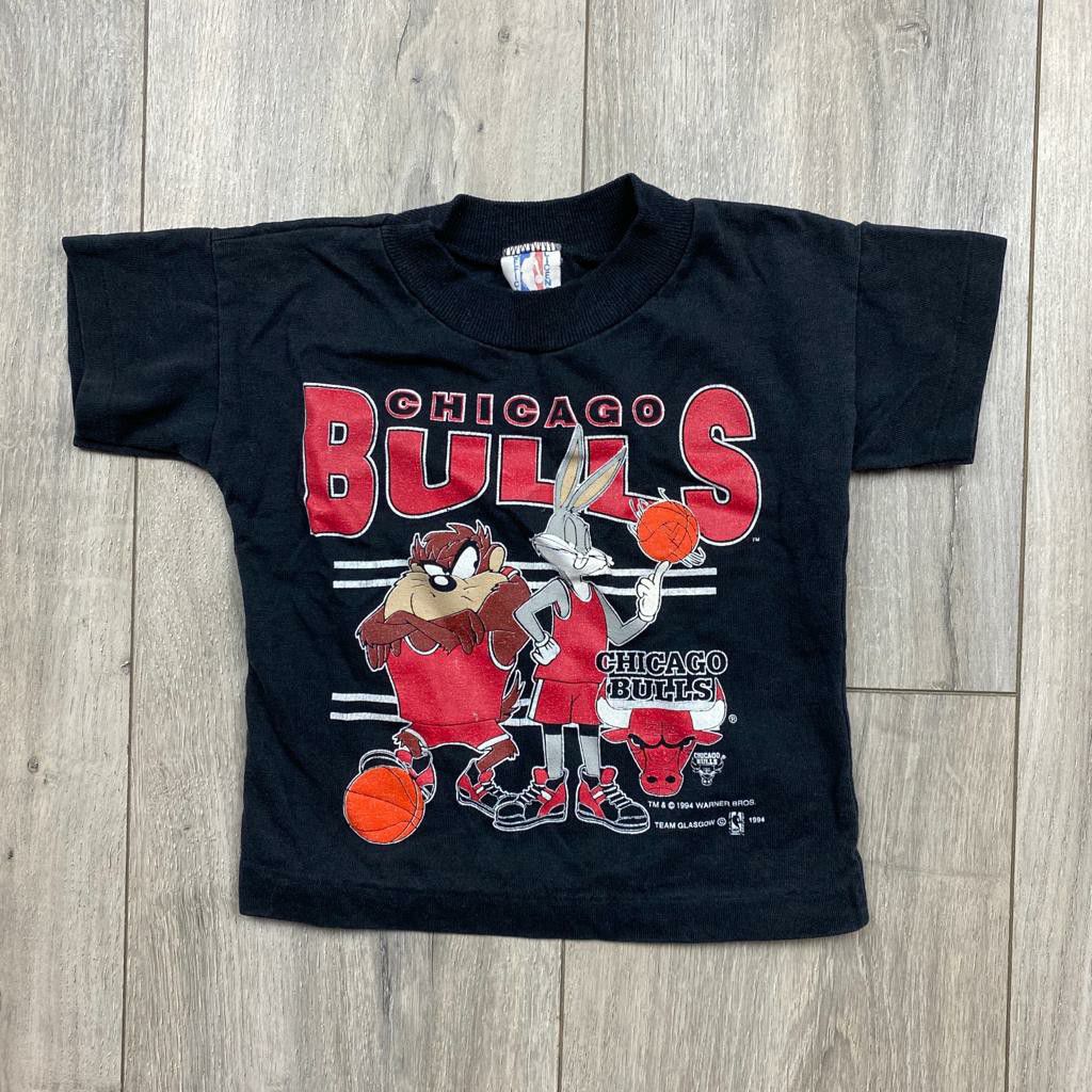 3T* Vintage 90's Chicago Bulls Looney tunes warner Bros tshirt