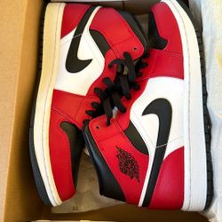 Jordan 1 Mid