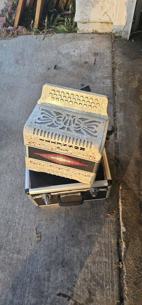 Rossetti Valentino FBE 31 Button Diatonic Accordion