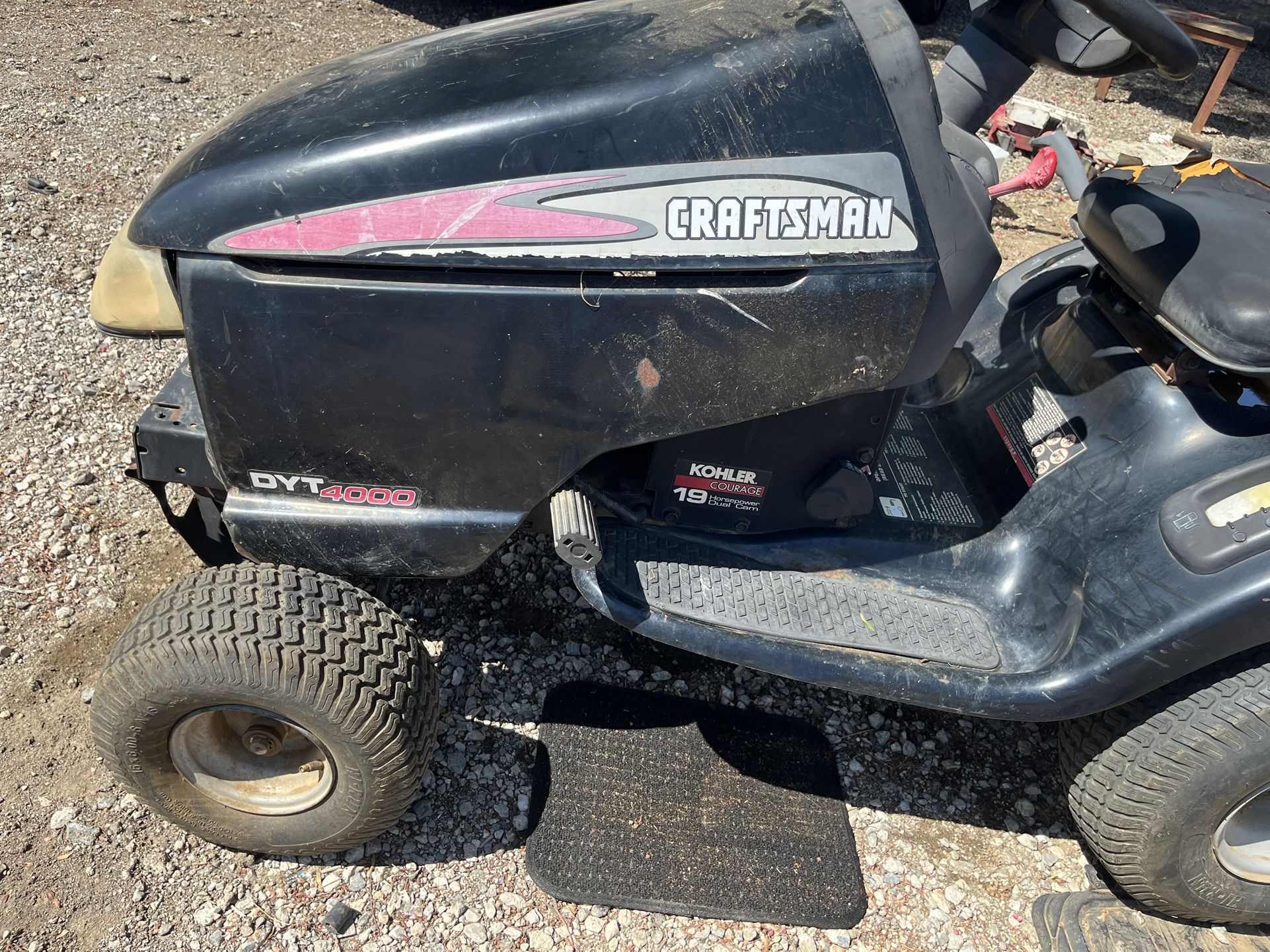 Craftzman 4000 Tractor Whit Scraper