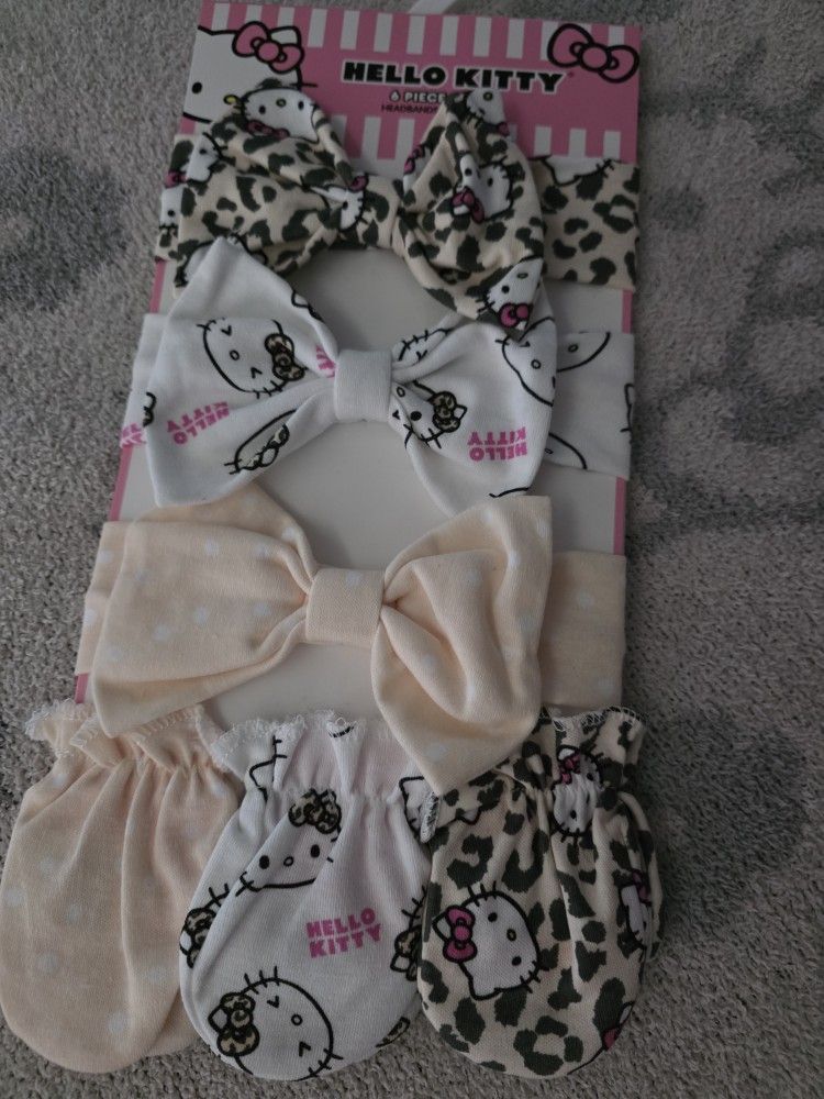 Hello Kitty Bow And Baby Set