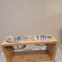 Pawfect Pet Raised Feeder. 