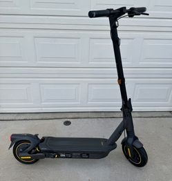 Segway - Max G2 Electric Kick Scooter Foldable w/ 43 Mile Range and 22 MPH Max Speed - Black