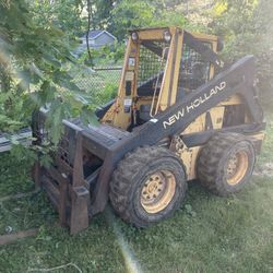 New Holland L783 Skid Steer