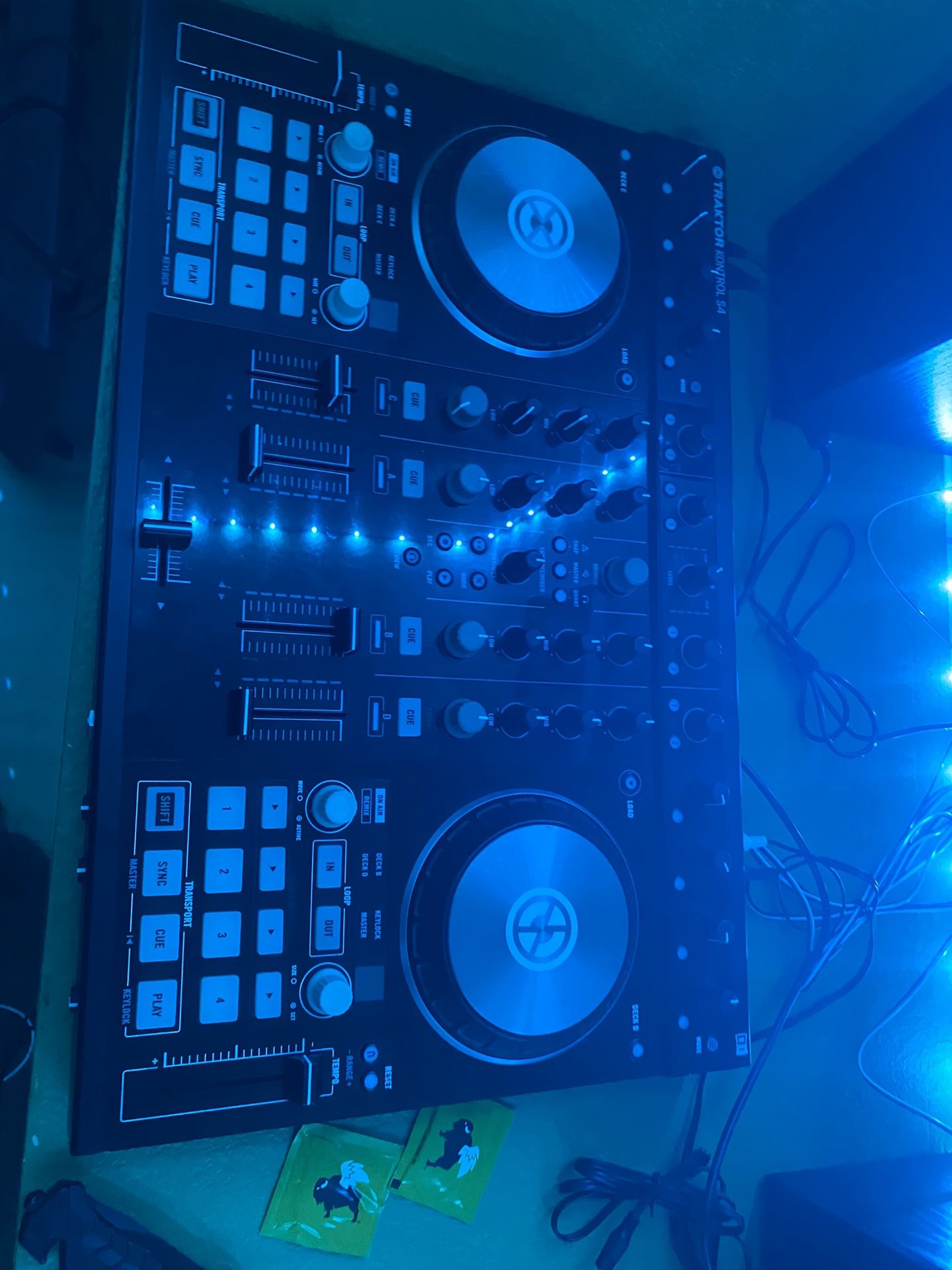 Traktor S4 Controller DJ