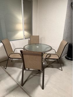 Outdoor Patio Table & 4 Chairs | 5-Piece Dining Set | Excellent Condition
