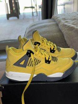 Jordan 4 Retro Lightning Size 13C