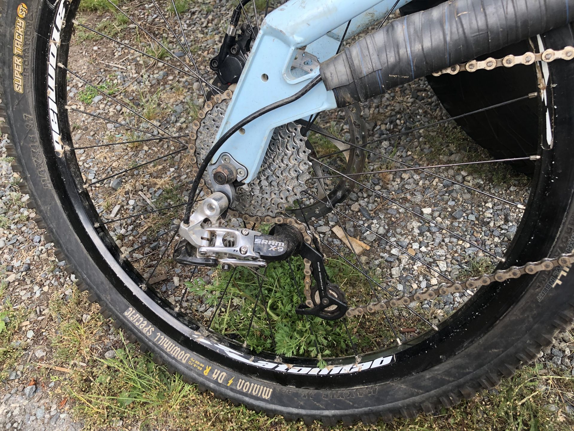 Cove peeler medium downhill mountain bike for Sale in Mukilteo WA