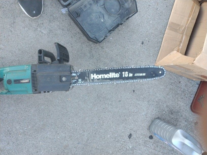 Makita Electric Chain Saw