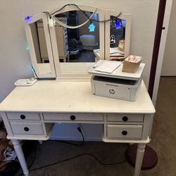 Vanity desk