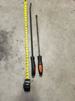 Matco striking prybar set. 31"& 25"