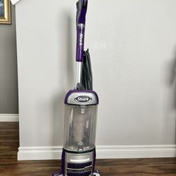 Shark Powered Lifaway xxl