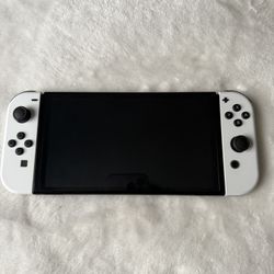 Nintendo Switch OLED + Mario Kart 8 Deluxe Download