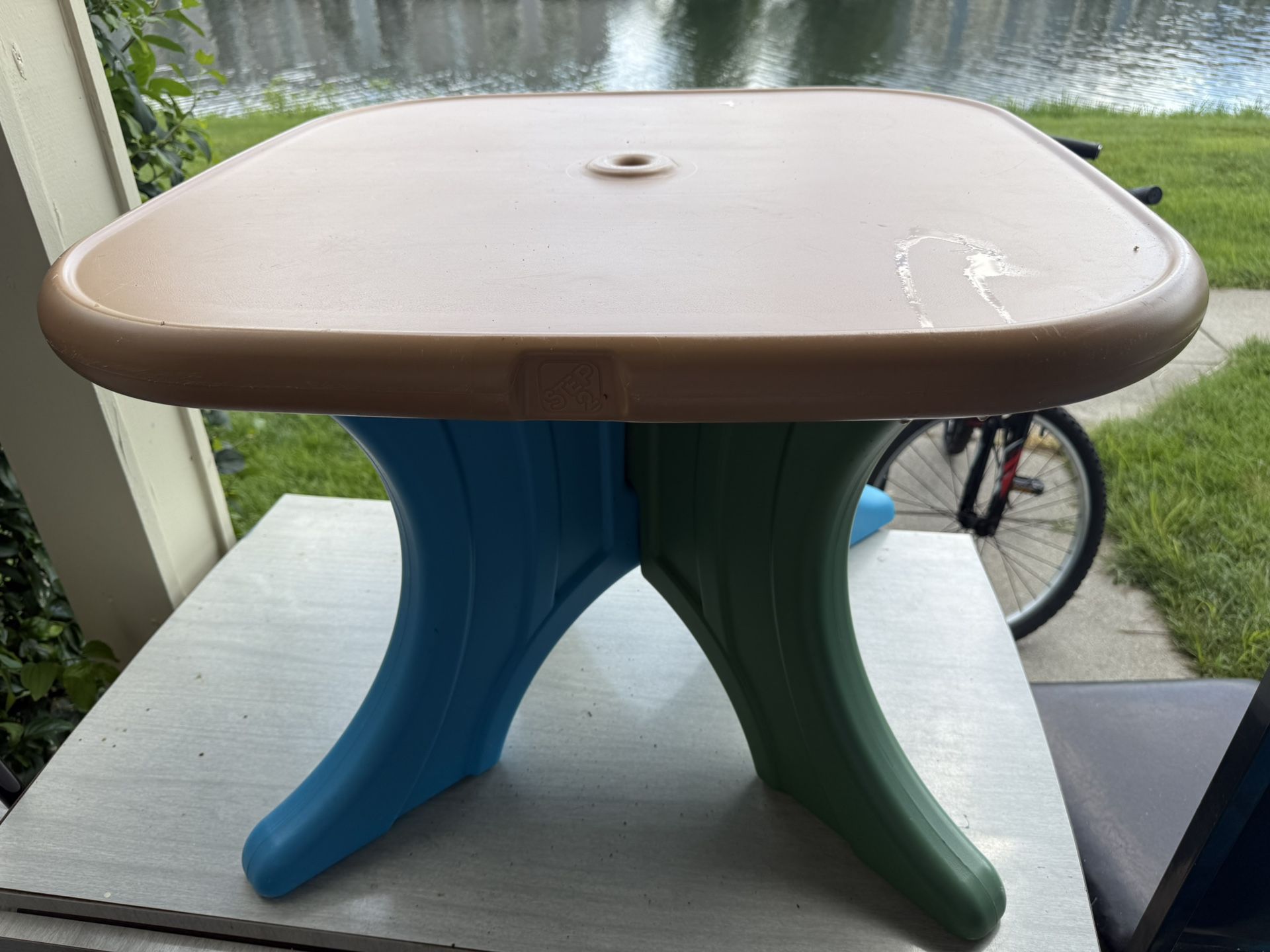step 2 picnic table and 4 chairs