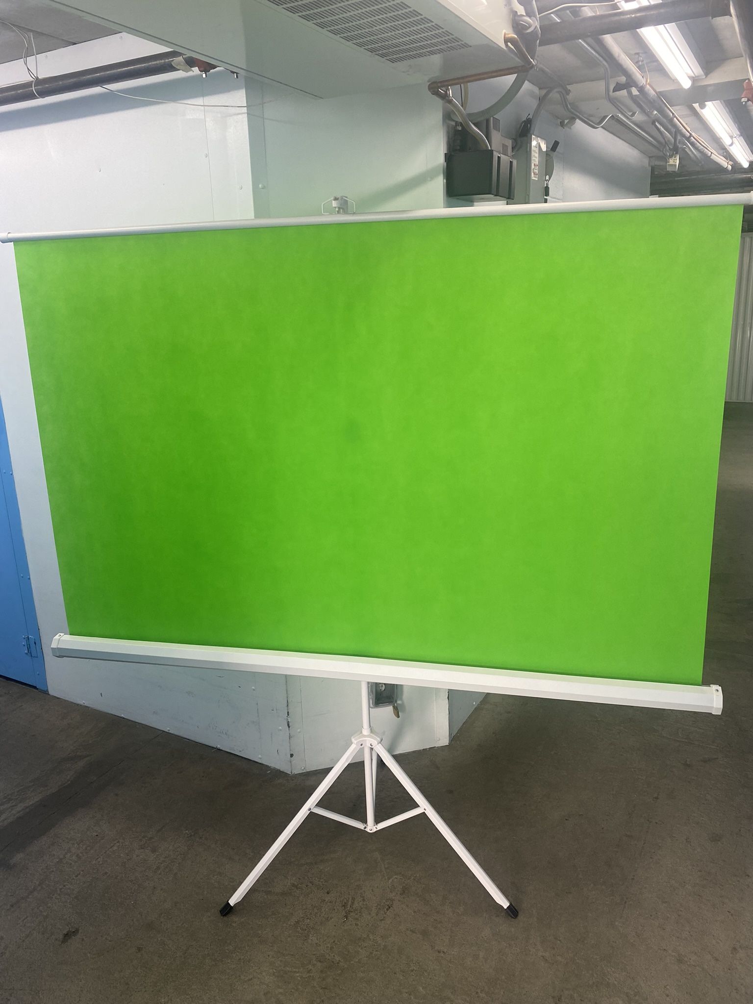 Collapsible Green Screen With Tripod 