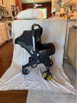 Doona carseat + base