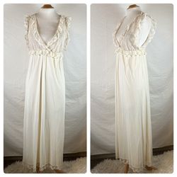 Vintage 70s JCPenney Sheer Ivory Slip Nightgown Lingerie Sleepwear Ruffled Sz S