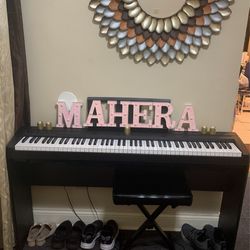 P-71 Digital Yamaha Piano