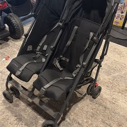 UPPAbaby Side by side stroller