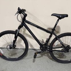 Motobecane 600HT Mountain Bike - RockShox & Disc Brakes - 17" - $150 (Bellevue)