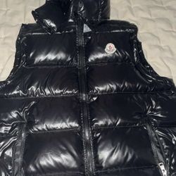 Moncler vest 