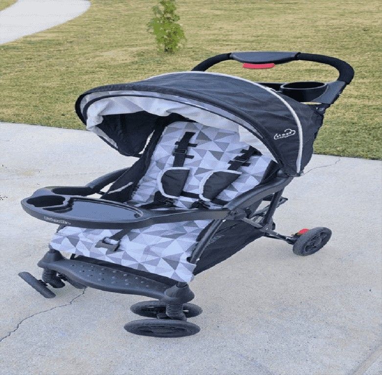 too single Little One Stroller – Safe and Sleek for Modern Households