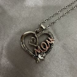 Mom’s Necklace 