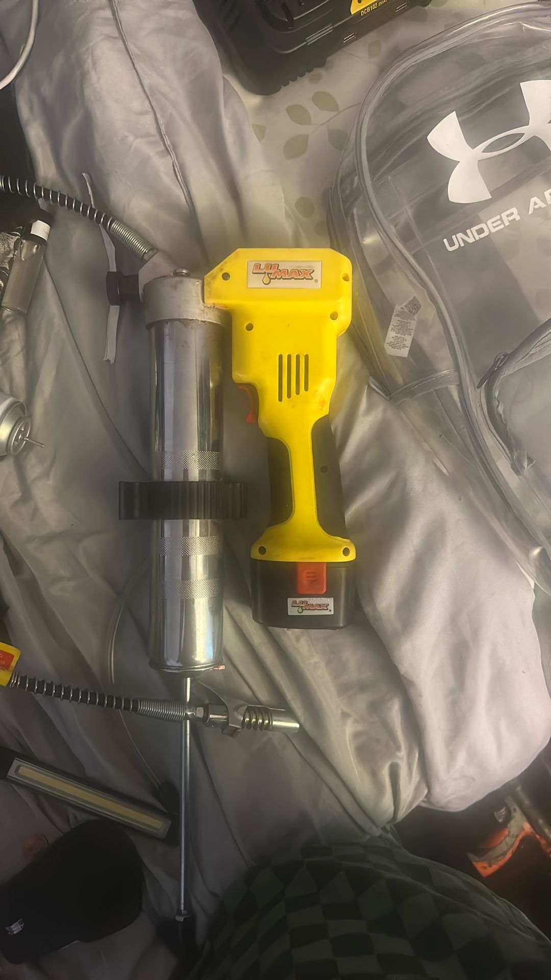 Lumax LX-1175 Handyluber 12V Cordless Grease Gun with