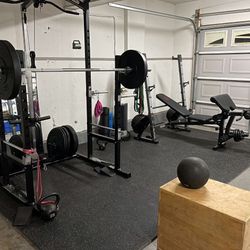 Gym Equipment Bench And Squat Rack