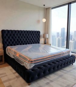NEW IN BOX- Glam Black Platform Bed Frame Queen & King Size No Boxspring required
