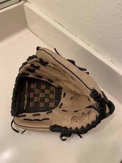 Rawlings Baseball Glove