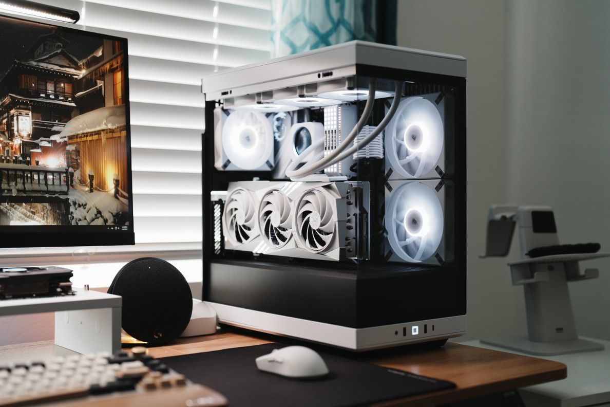 Hyte Y40 RTX 4080 Build
