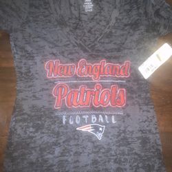 New England  Patriots Women’s T Shirt Size Medium 