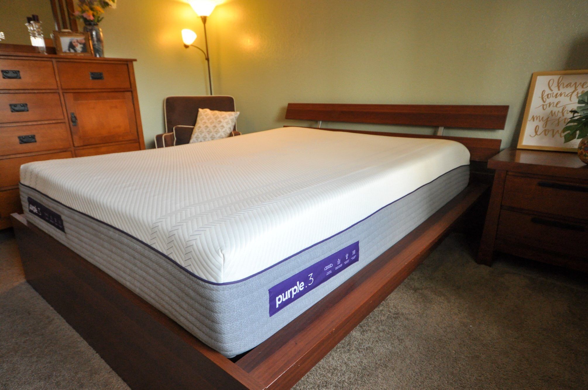Like New Queen Purple Hybrid .3 Mattress for Sale in Gig Harbor, WA
