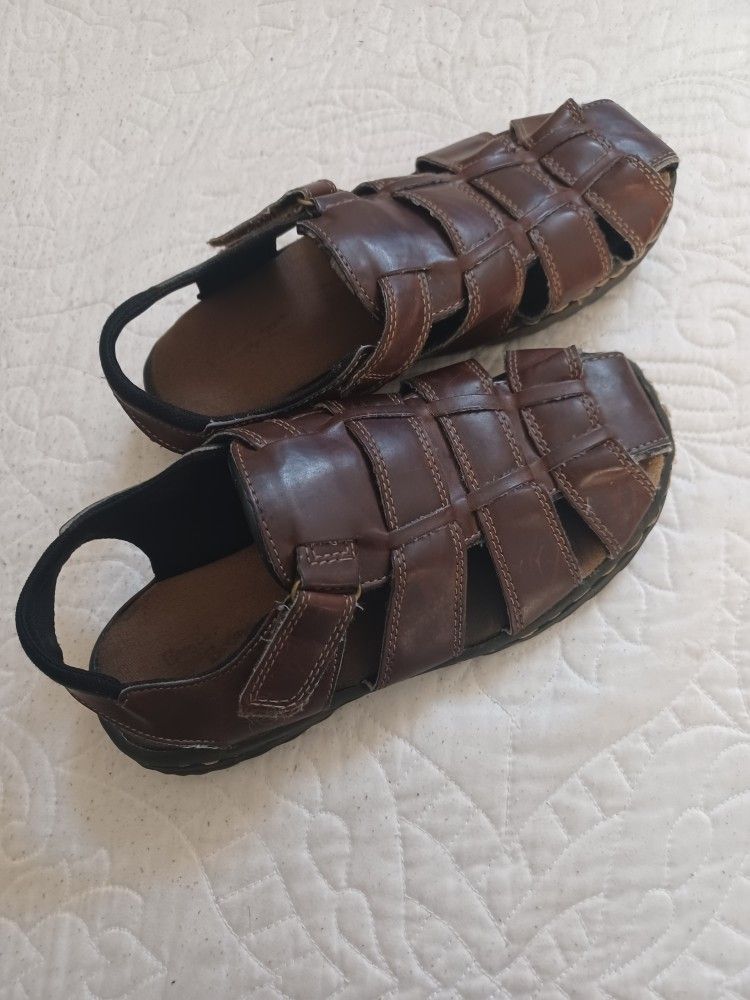Boys Brown Sandals Size 3