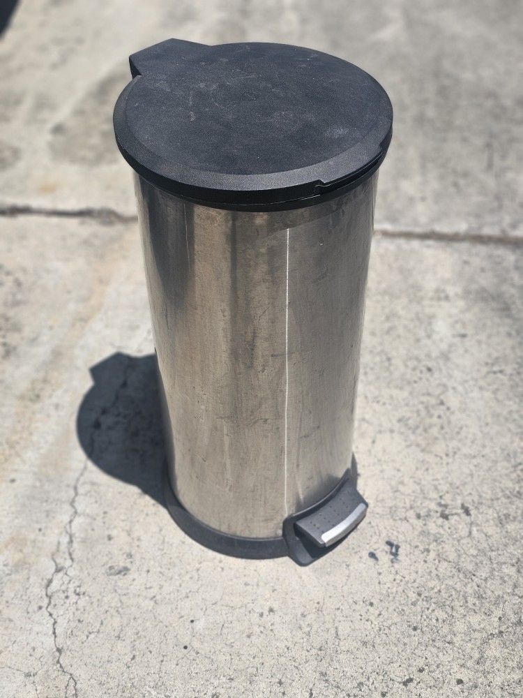 Garbage Can In Great Working Condition
