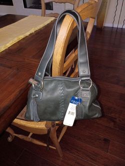 NEW CHAPS black handbag 10.00