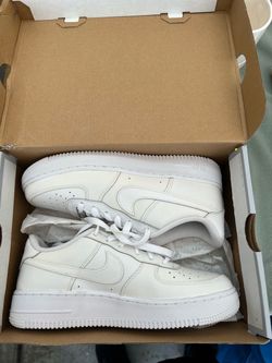 WHITE NIKE AIR FORCE 1
