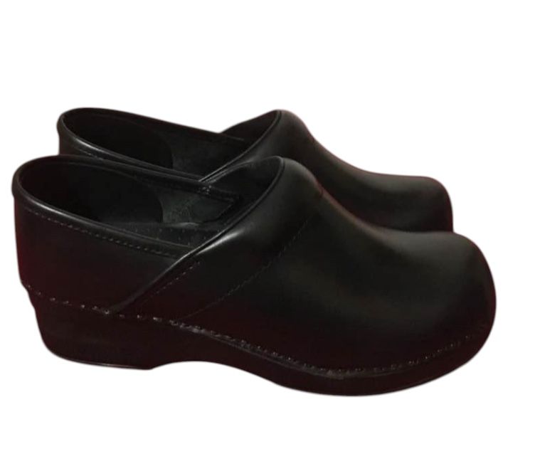 L.L.Bean black CLASSIC leather Clogs Women’s Size 8M