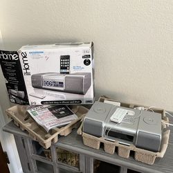 iHome Bed Side Radio and Speaker IP9 Apple with Box