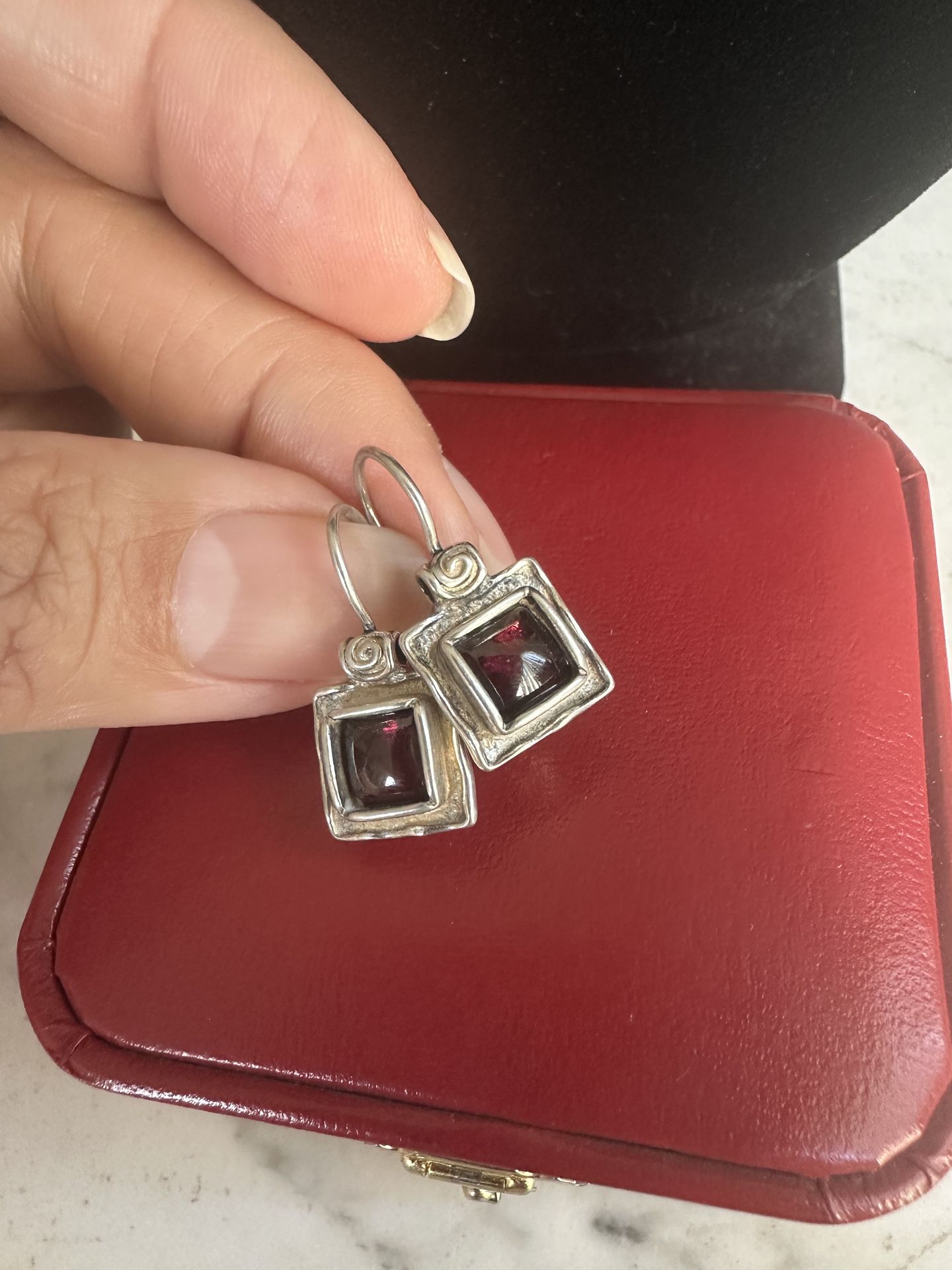 925 Sterling silver w/ garnets, designer Silpada , drop earrings , hallmarked in photos