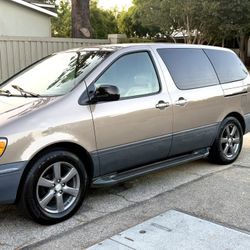 1998 Toyota Sienna