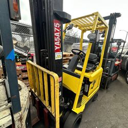 FORKLIFT SALE - ELECTRIC & PROPANE OPTIONS