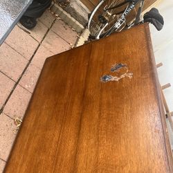FREE TABLE / HAS LEAF EXTENDER INSIDE