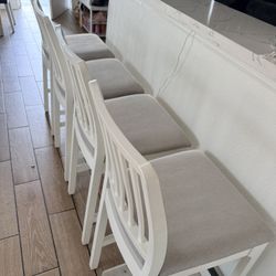 Table Bar Chairs 