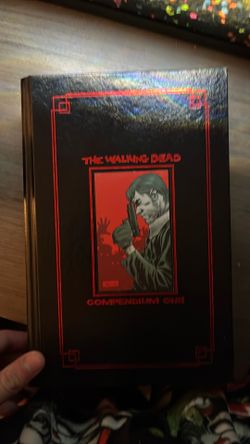 Walking deadcomic book compendium one