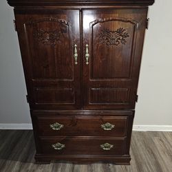 Dresser / Cabinet