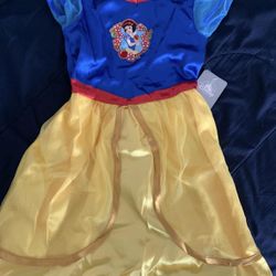 Snow White Night Gown Size 4- Pajama/pillama 
