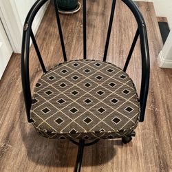 Cushioned Chair With Wheels